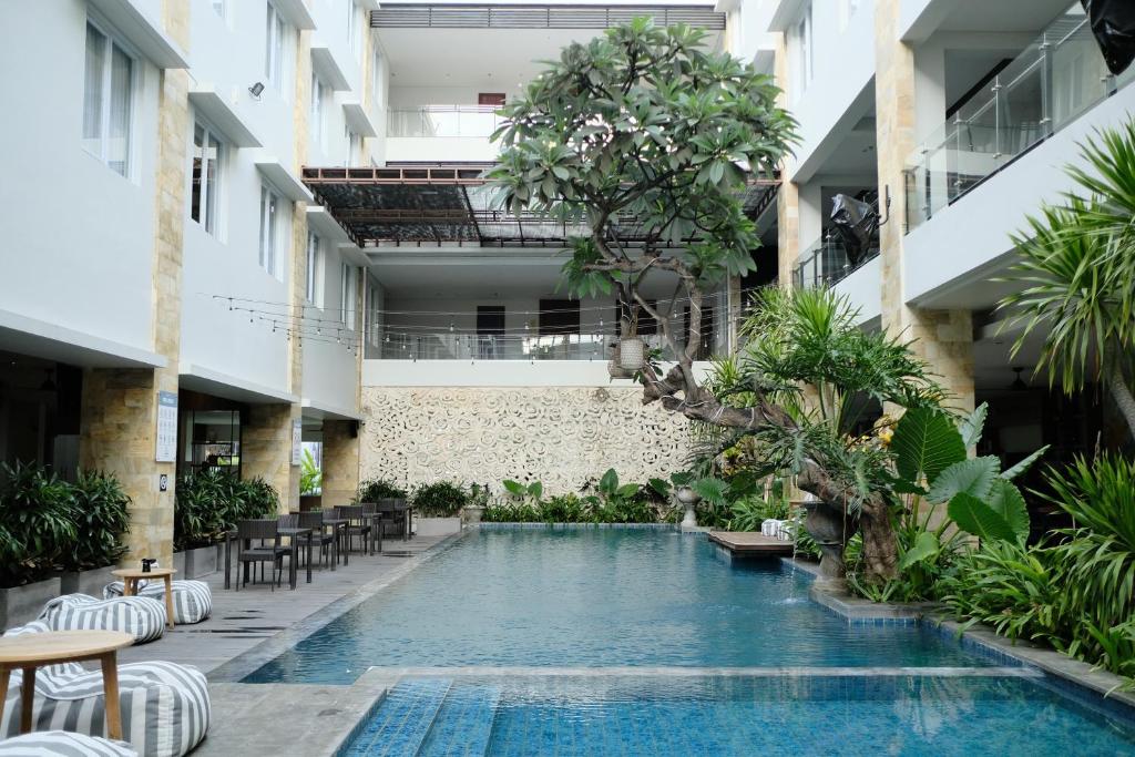 CRYSTAL KUTA HOTEL BALI